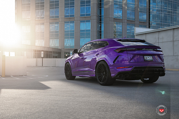 Фото дисков Vossen S17-04 Черный глянец на Lamborghini Urus
