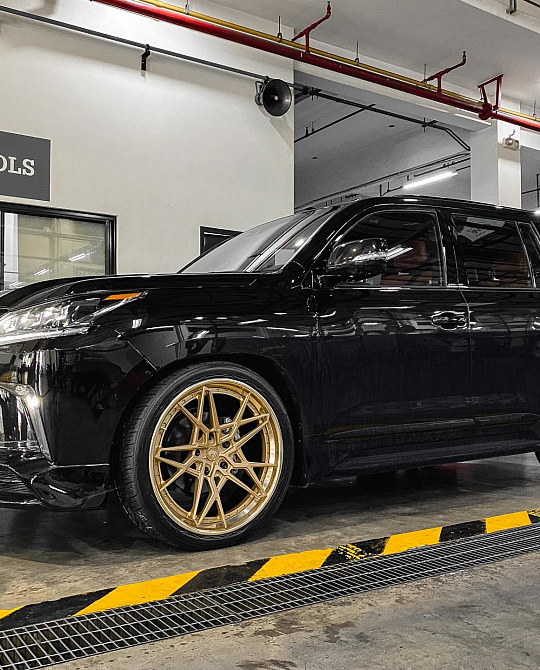 Фото дисков S3-X2 Сатиновое золото на Lexus LX III