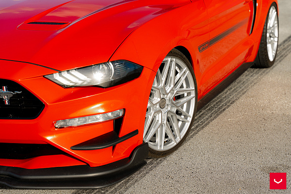 Фото дисков Vossen HF-7 Серебро на Ford Mustang VI