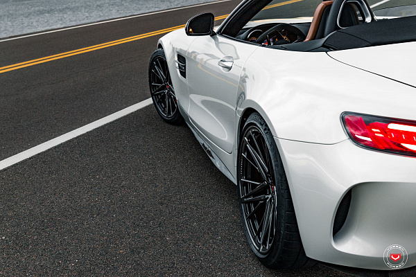 Фото дисков Vossen M-X6 Глянцевый графит на Mercedes-Benz AMG GT I