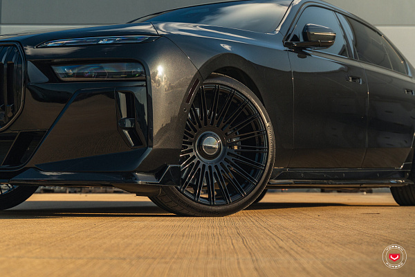 Фото дисков Vossen S17-14 Черный глянец на BMW 7 (G70)