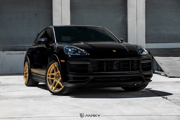 Фото дисков Anrky RS6.2 Сатиновое золото на Porsche Cayenne II