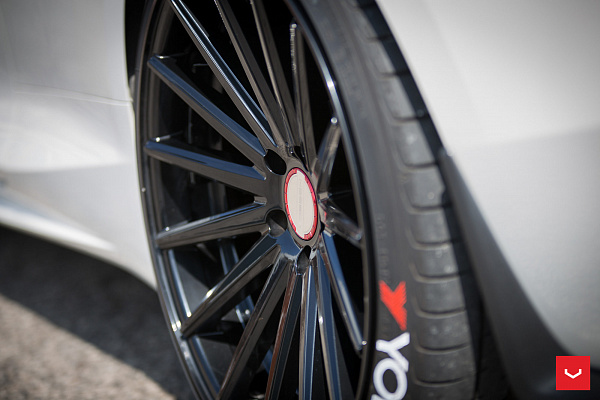 Фото дисков Vossen VFS-2 Черный глянец на Infiniti Q60 II