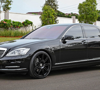 Фото дисков HRE 301M на Mercedes-Benz S-Class (W221)