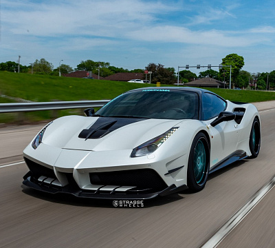 Фото дисков Strasse Wheels SM5R Signature на Ferrari 488