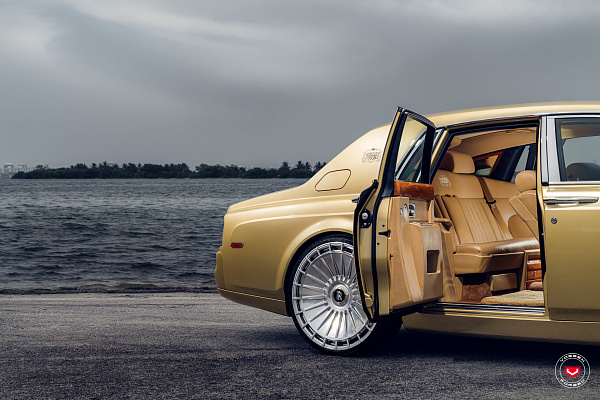 Фото дисков Vossen S21-12 Глянцевый лак на Rolls-Royce Phantom