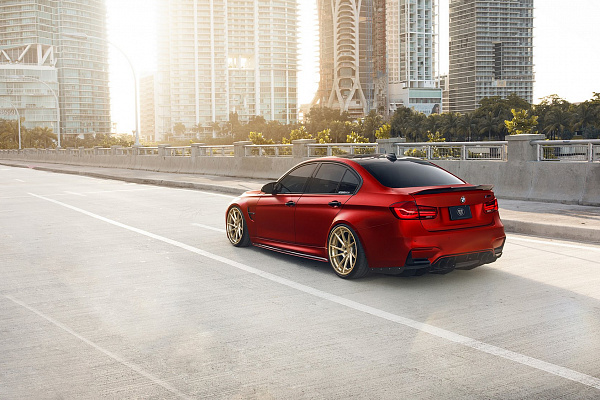 Фото дисков Anrky AN33 Сатиновое золото на BMW 3/M3 (F3x/F80)