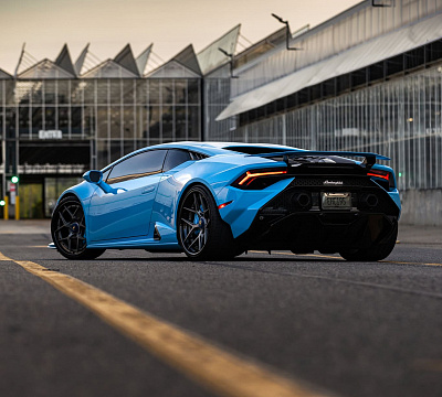 Фото дисков Brixton Forged PF7 на Lamborghini Huracan