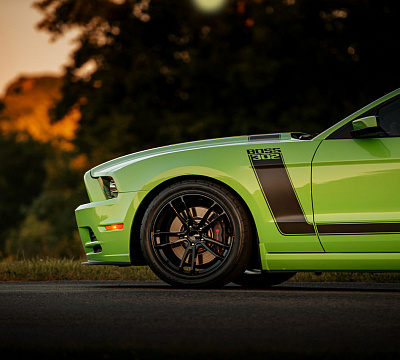 Фото дисков American Racing MACH FIVE на Ford Mustang V