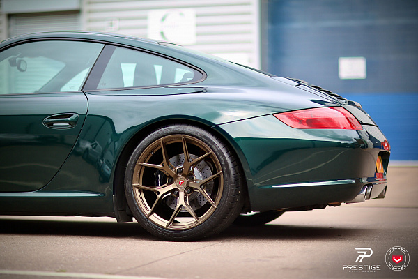 Фото дисков Vossen S21-01 Сатиновая бронза на Porsche 911 VI