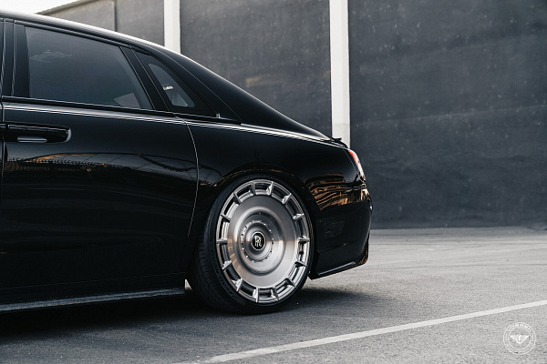 Фото дисков Vossen UV-7 Глянцевый тонированный лак на Rolls-Royce Ghost II