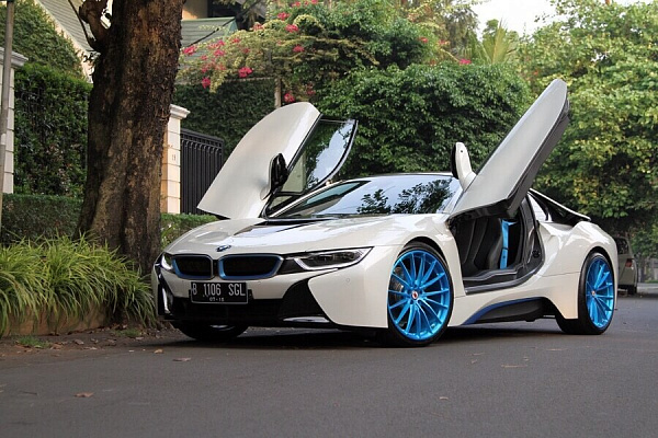 Фото дисков HRE P103 Синий сатин на BMW i8