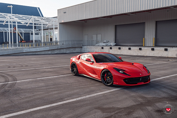 Фото дисков Vossen S17-06 Черный глянец на Ferrari 812