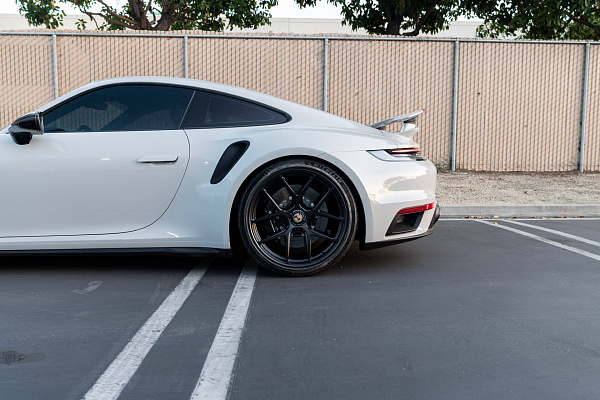 Фото дисков HRE R101 Черный сатин на Porsche 911 VIII