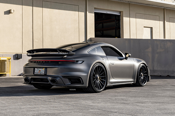 Фото дисков Strasse Wheels SV15 Deep Concave FS Черный глянец на Porsche 911 VIII