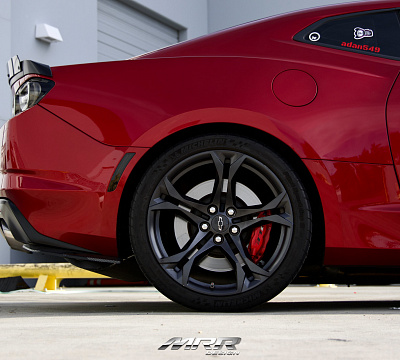 Фото дисков MRR M017 на Chevrolet Camaro VI