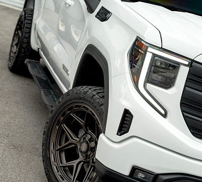 Фото дисков 4PLAY 4P55 на GMC Sierra IV