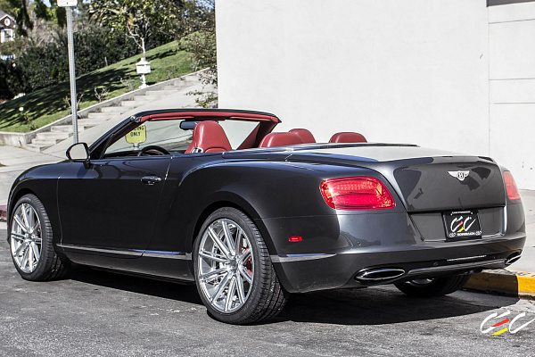 Фото дисков CEC C25 Глянцевый лак на Bentley Continental GT II