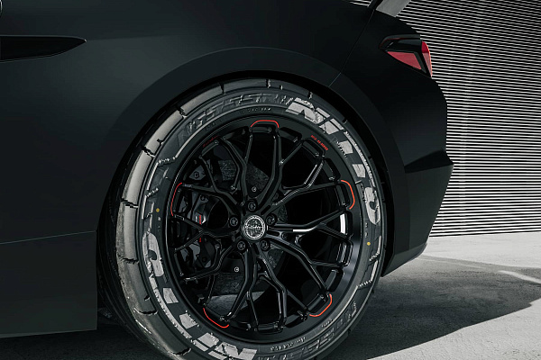 Фото дисков Brixton Forged PF13 R / RS Черный глянец на Chevrolet Corvette C8