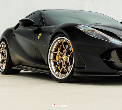 Фото дисков Anrky S3-X4 на Ferrari 812