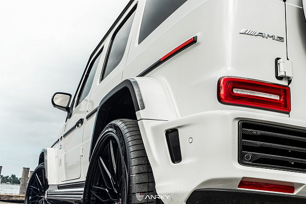 Mercedes-Benz G63 AMG