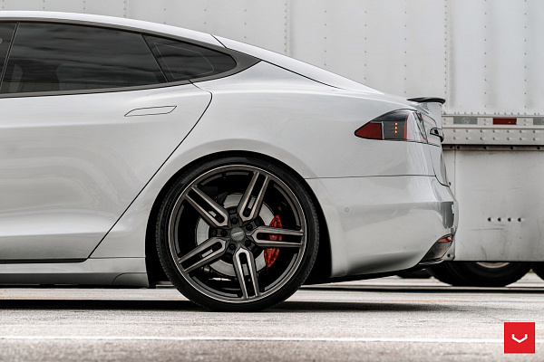 Фото дисков Vossen HF-1 Сатиновый графит на Tesla Model S