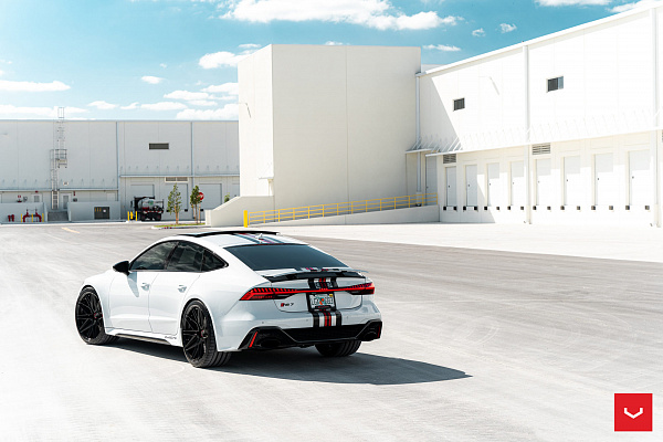 Фото дисков Vossen HF-7 Черный глянец на Audi A/RS 7 (4K)