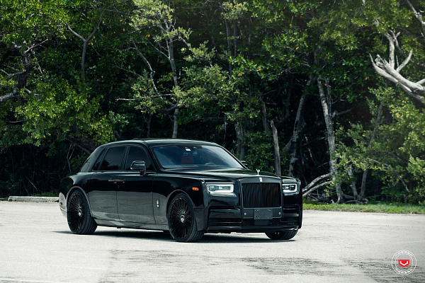Фото дисков Vossen S17-14 Черный глянец на Rolls-Royce Phantom