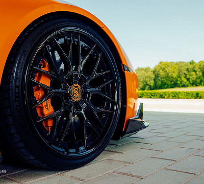 Фото дисков Strasse Wheels SV10M Deep Concave FS на Lamborghini Huracan