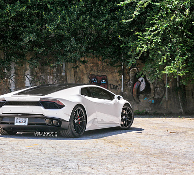 Фото дисков Strasse Wheels SV1 Deep Concave Monoblock на Lamborghini Huracan