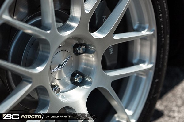 Фото дисков BC Forged RS40 Глянцевый лак на Aston Martin Vantage 3