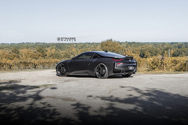 Фото дисков Strasse Wheels SV2 Deep Concave Duoblock Черный сатин на BMW i8