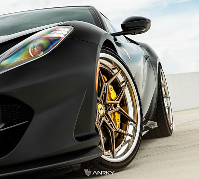 Фото дисков Anrky S3-X4 на Ferrari 812
