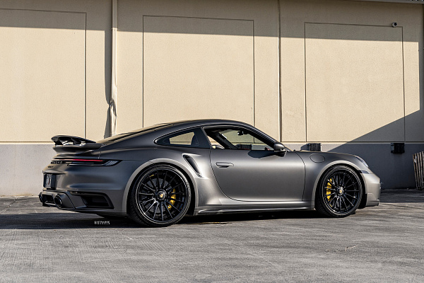 Фото дисков Strasse Wheels SV15 Deep Concave FS Черный глянец на Porsche 911 VIII