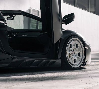Фото дисков HRE 454 GTM на Lamborghini Aventador