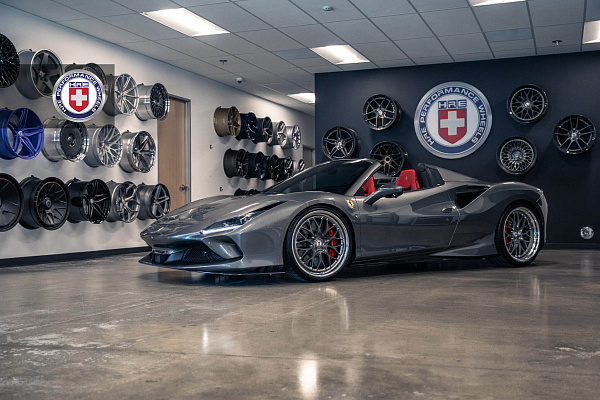 Фото дисков HRE 520 Сатиновый темный лак на Ferrari F8