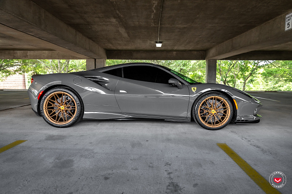 Фото дисков Vossen S21-02 Сатиновая темная медь на Ferrari F8