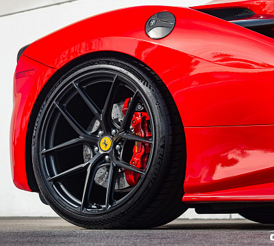 Фото дисков HRE P101SC на Ferrari 488