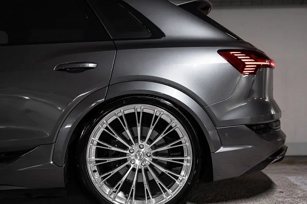 Фото дисков ST Wheels ST11 Полированный лак на Audi E-tron