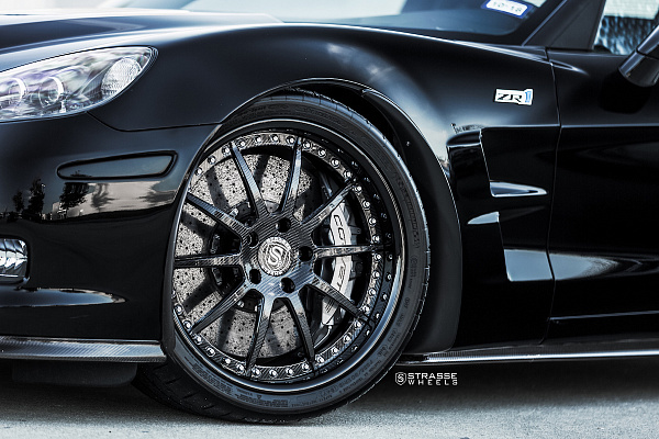 Фото дисков Strasse Wheels R10 Signature Другой цвет на Chevrolet Corvette C6