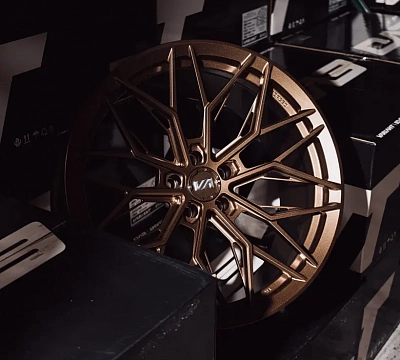 Variant Alloy MAXIM