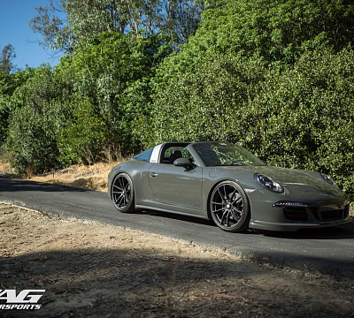 Фото дисков HRE P104 на Porsche 911 VII