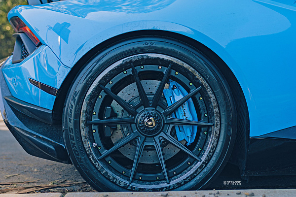 Фото дисков Savini SV10 Другой цвет на Lamborghini Huracan
