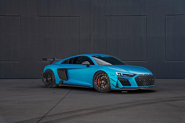 Фото дисков Strasse Wheels SV15FF Deep Concave FS Черный глянец на Audi R8 (4S)