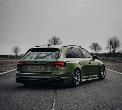 Фото дисков Rotiform OZR на Audi A/S/RS 4 (B9)