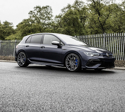 Фото дисков Bola FLX на Volkswagen Golf VIII