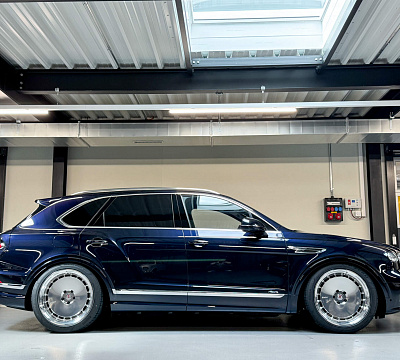Фото дисков HRE 935 на Bentley Bentayga