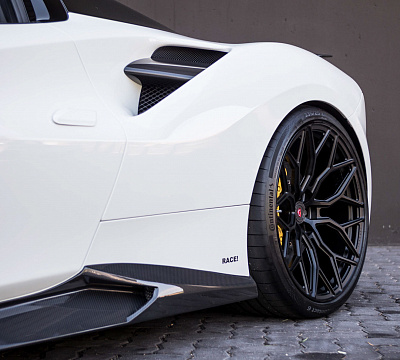 Фото дисков Vossen S17-01 на Ferrari 488