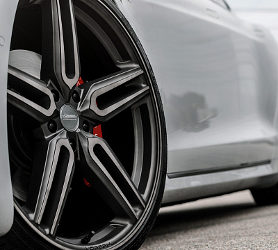Фото дисков Vossen HF-1 на Tesla Model S