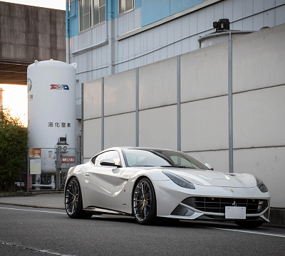 Фото дисков HRE P103 на Ferrari F12